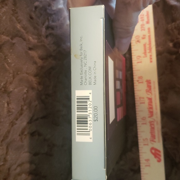 Parisian Eye, check, and lip palette - Picture 5 of 6